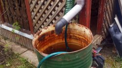 Полив из бочки без насоса