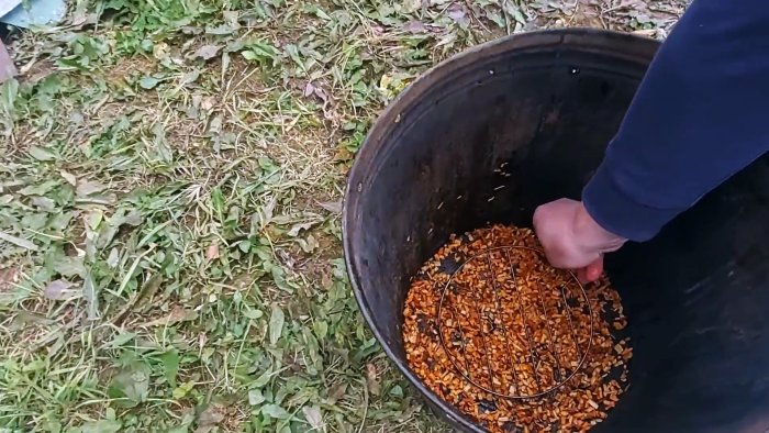 Как сделать крутую коптильню из старого бака